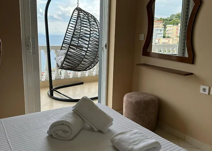 Tote's Sea View