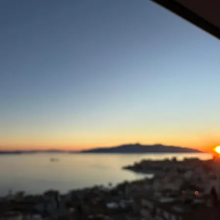 Tote's Sea View * ساراندا